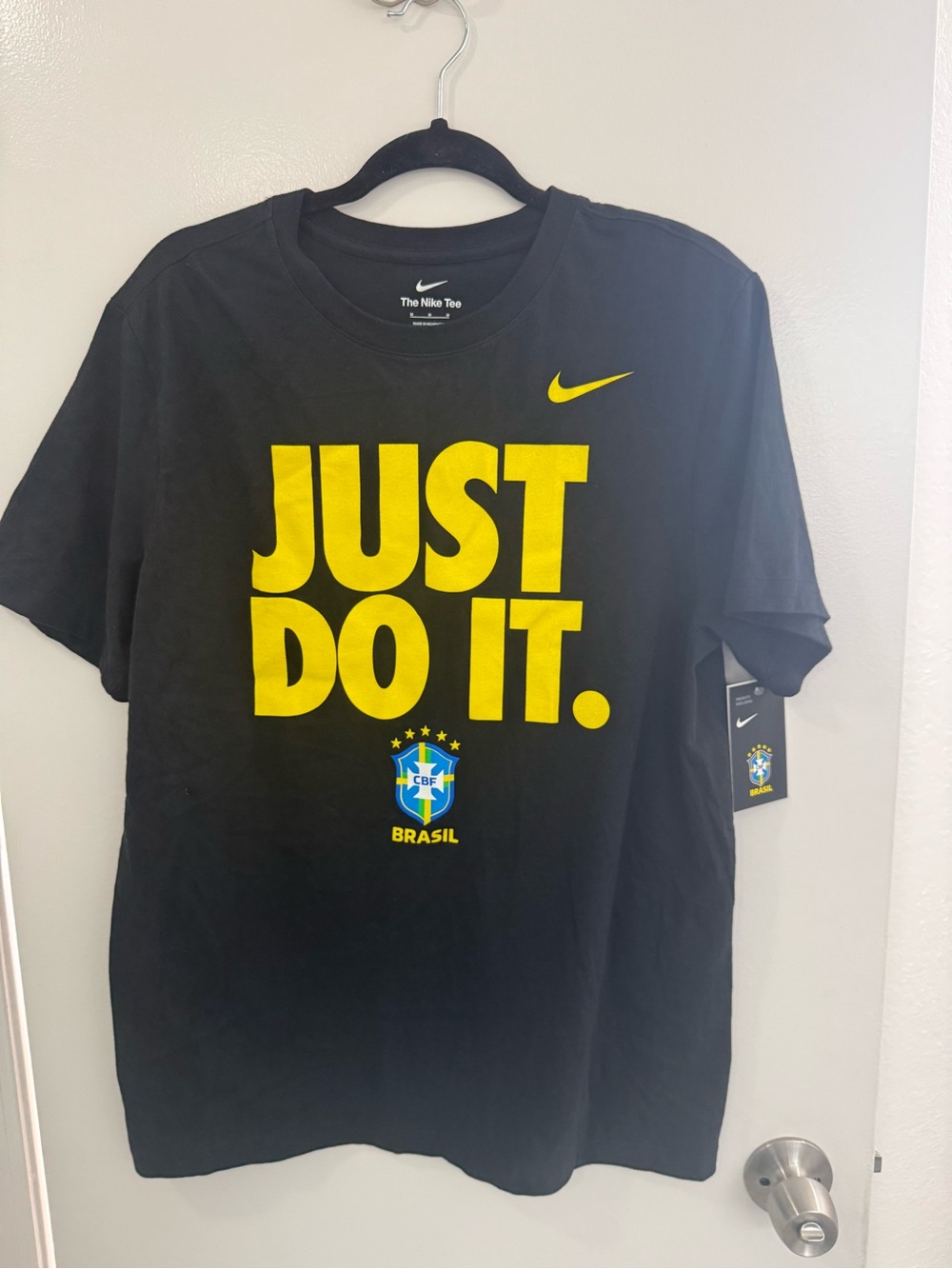Nike mens Brasil 'Just Do It.' Black Tee with Yellow Logo nwt medium